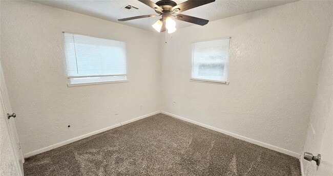Building Photo - 3000 SW 52nd St