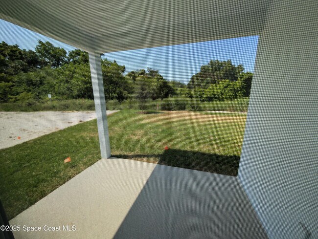 Building Photo - 2504 Landing Dr