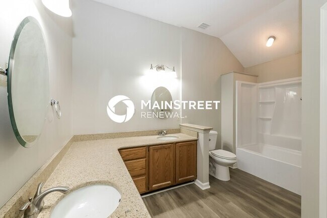 Building Photo - 3 Bedroom Pet-Friendly Home in MEMPHIS, TN with Main Street Renewal