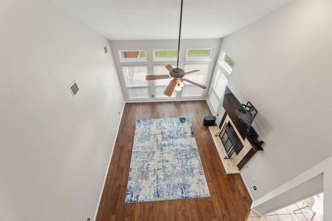 Building Photo - 10713 Alexandria Dr