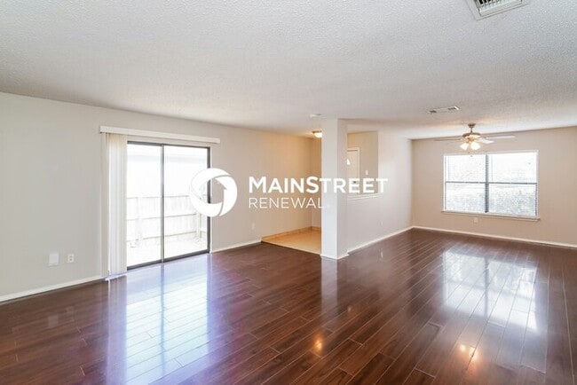 Building Photo - 3 Bedroom Pet-Friendly Home in San Antonio...