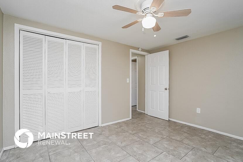 Building Photo - 11612 Crystal Lake Dr