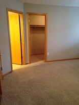 Building Photo - 2106 Linden Trl