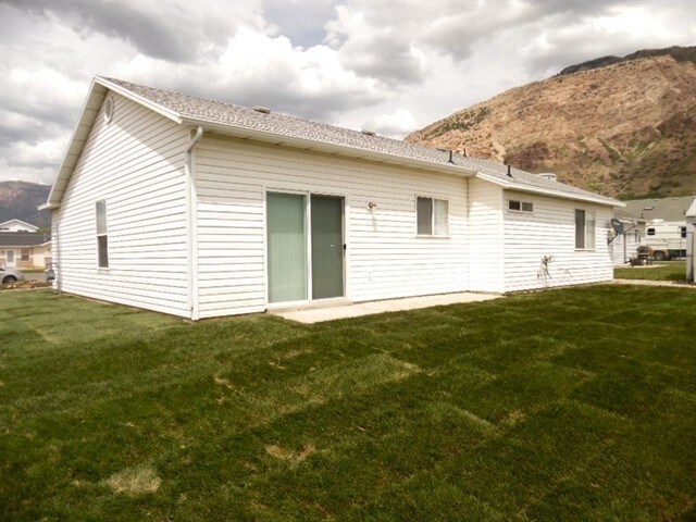 Building Photo - 829 E 725 N