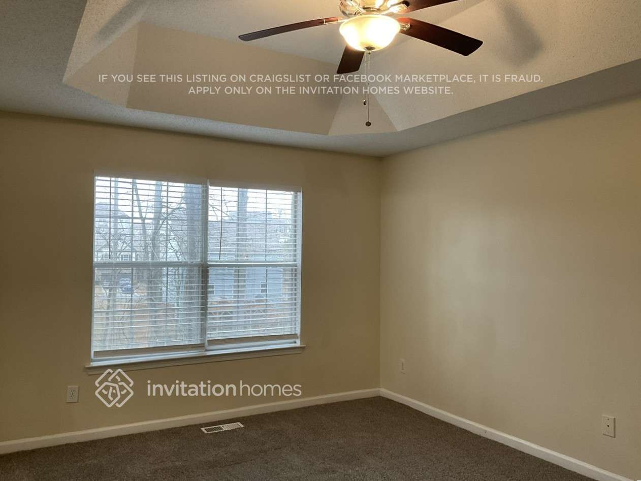 Building Photo - 7339 Essex Dr