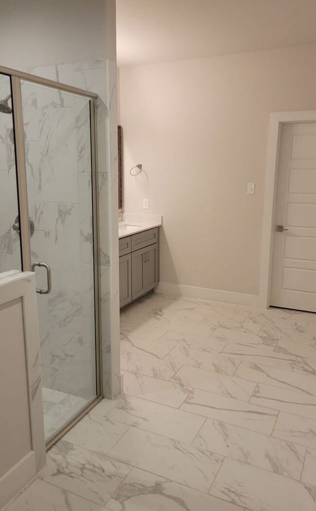 Building Photo - MOVE IN READY - 3/2/2 - GODLEY ISD