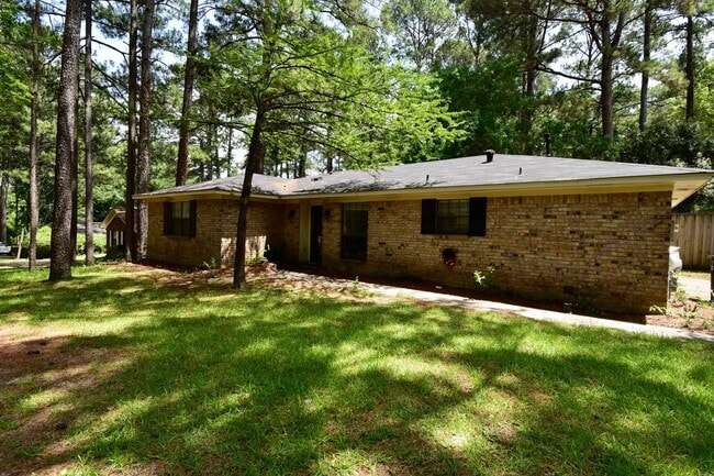 Building Photo - 3 Bed 2 Bath Home in Ruston