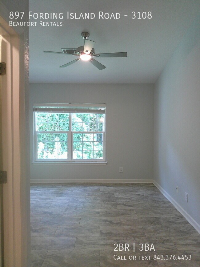 Building Photo - 897 Fording Island Rd