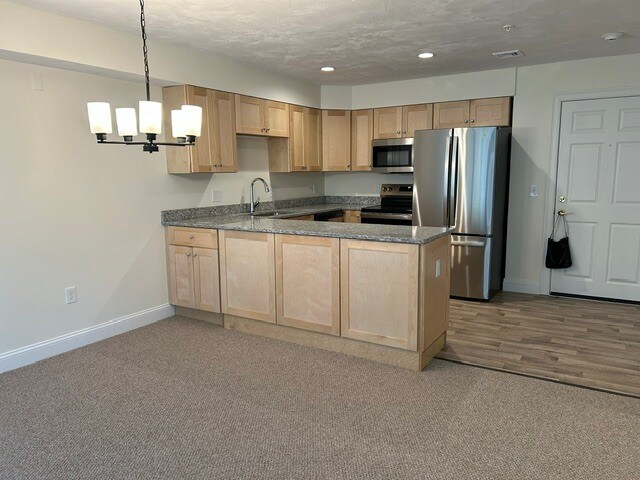 Building Photo - 28 Green Leaves Dr