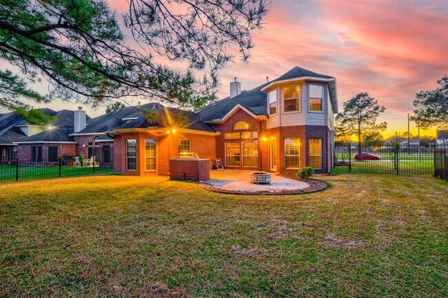 Building Photo - 10414 Hahns Peak Dr