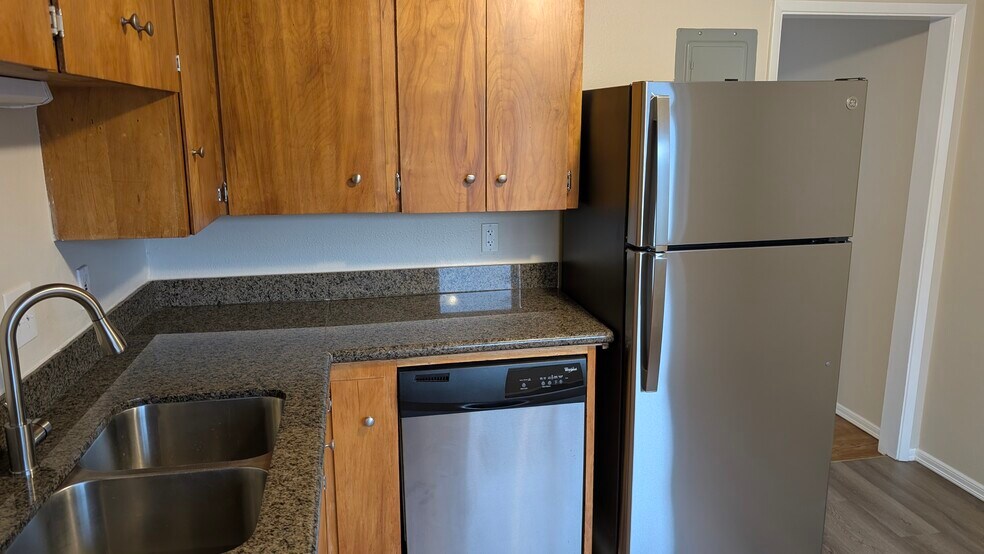 New stainless fridge + dishwasher - 729 Pecks Dr