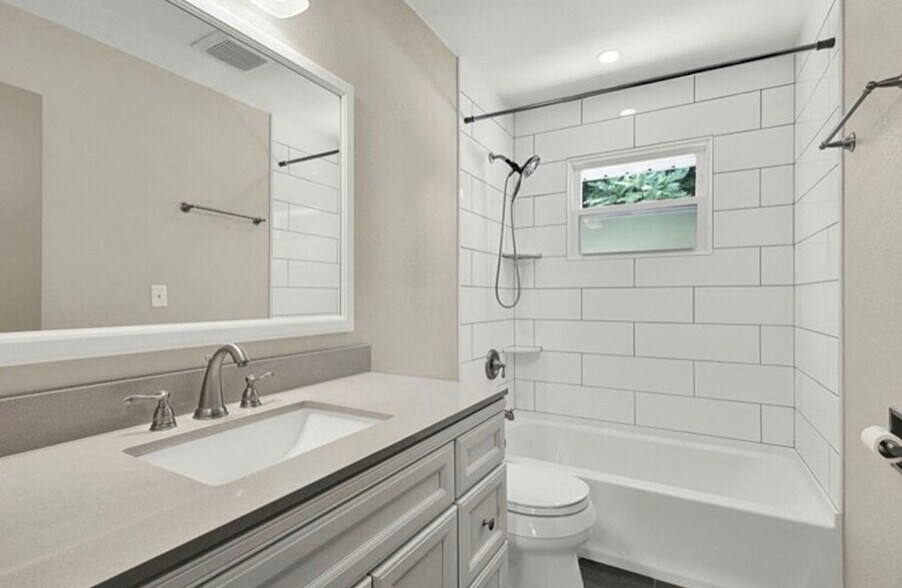 Building Photo - 6639 Hillside Ln