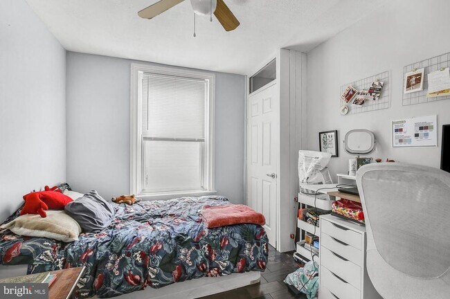 Building Photo - 2567 Kern St