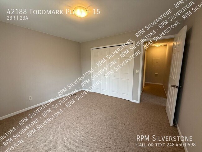 Building Photo - Beautiful and Updated 2 Bed 2 Bath Condo, ...