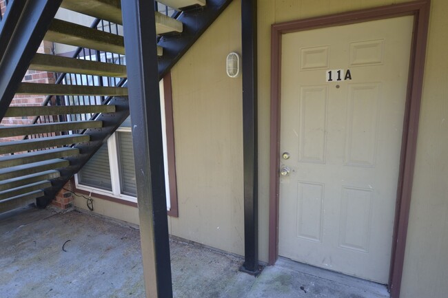 Building Photo - 2 bedroom, 2 bath apartments in Sherwood F...