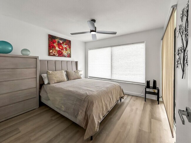 Building Photo - Fully Furnished Waterfront Community Condo in Isla Del Sol - 2bed | 2bath