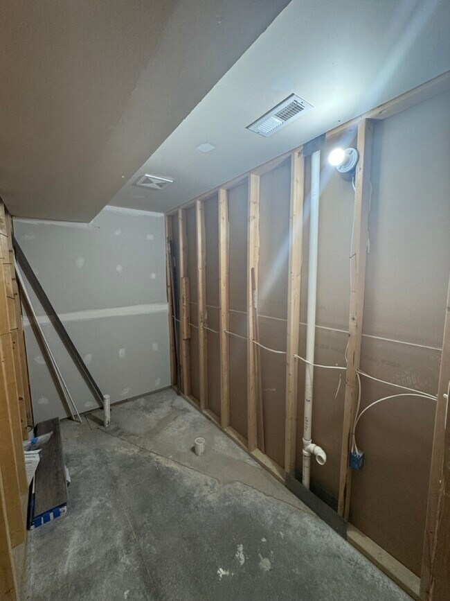 Building Photo - 65 Private Ct