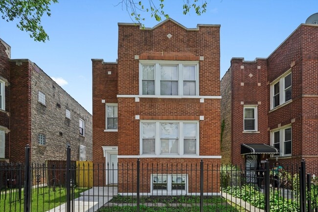 Primary Photo - 5331 W Congress Pkwy