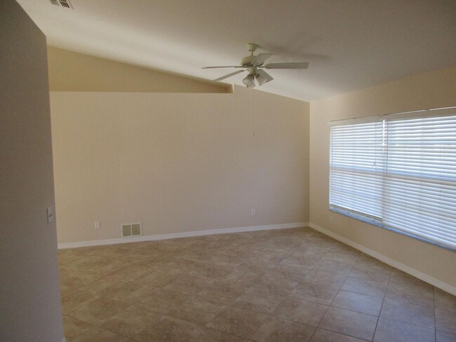 Building Photo - 3303 SW 8th Ct