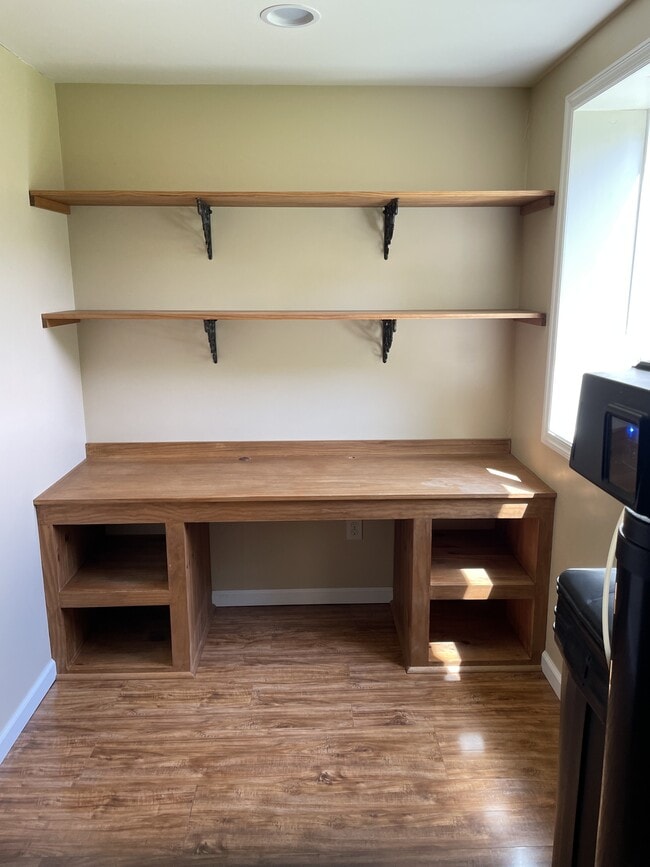 Building Photo - 725 Masons Beach Rd