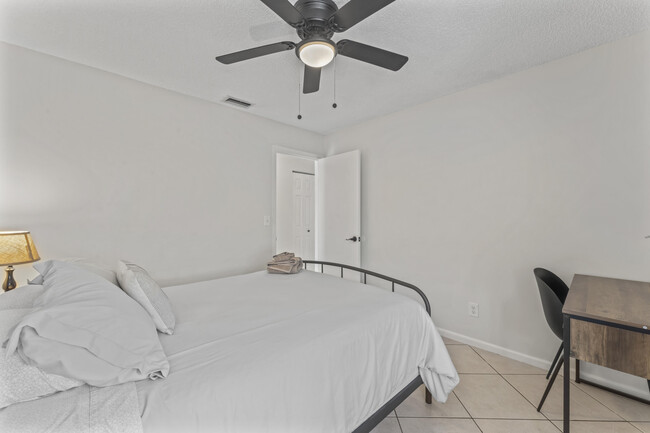 Building Photo - 8745 Sol Terrace