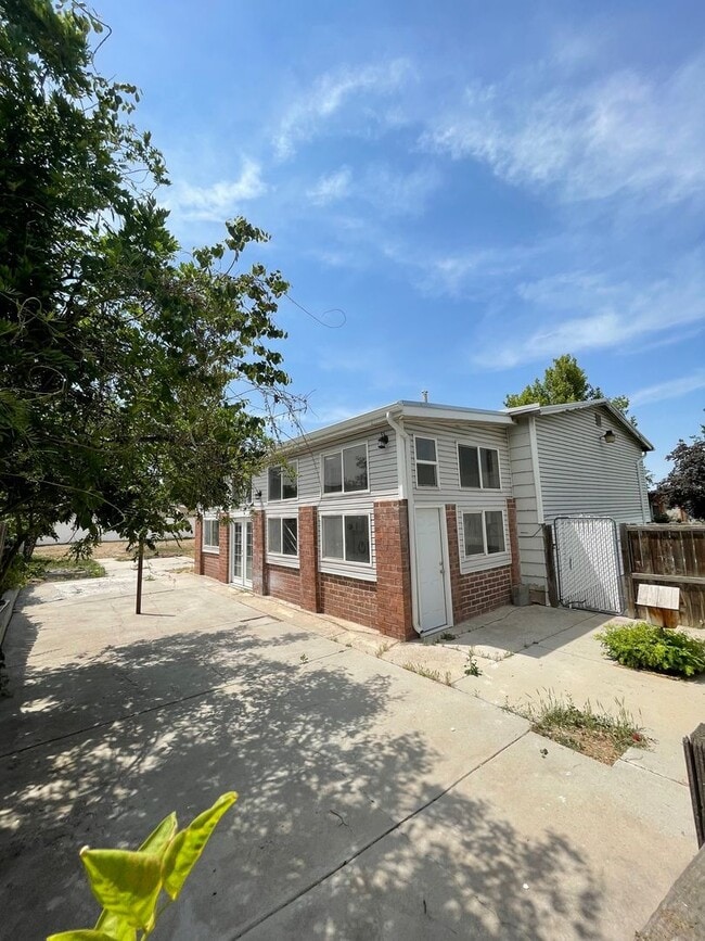 Building Photo - Beautiful 4 Bed 2 Bath House in Taylorsville!