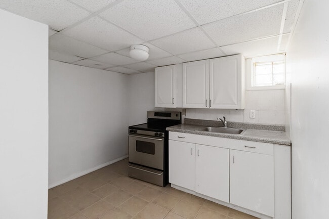 Building Photo - 167 S Munn Ave
