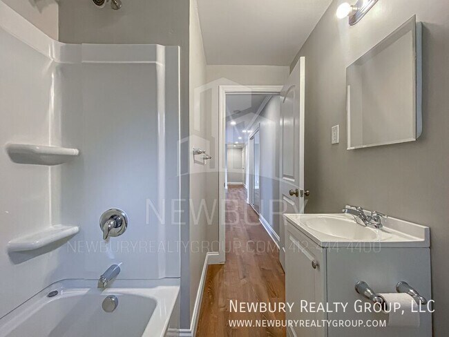 Building Photo - 305 San Juan Dr