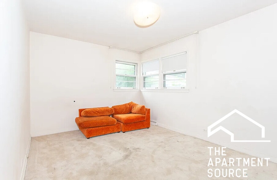 Building Photo - 7407 N California Ave