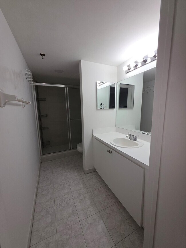 Building Photo - 9470 Tangerine Pl