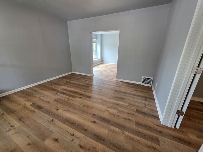 Building Photo - Shipyard Maple At 5th