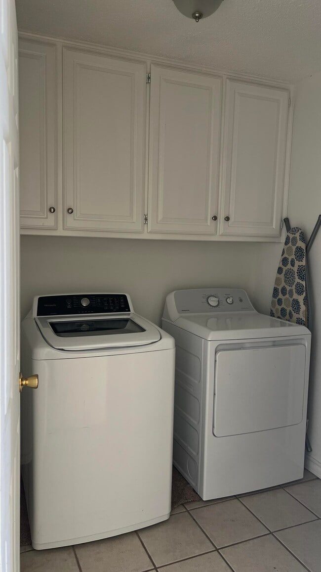 Building Photo - 4410 Jarvis St