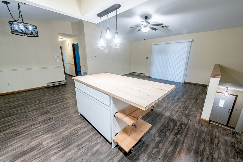 Building Photo - 6920 Mariner Dr