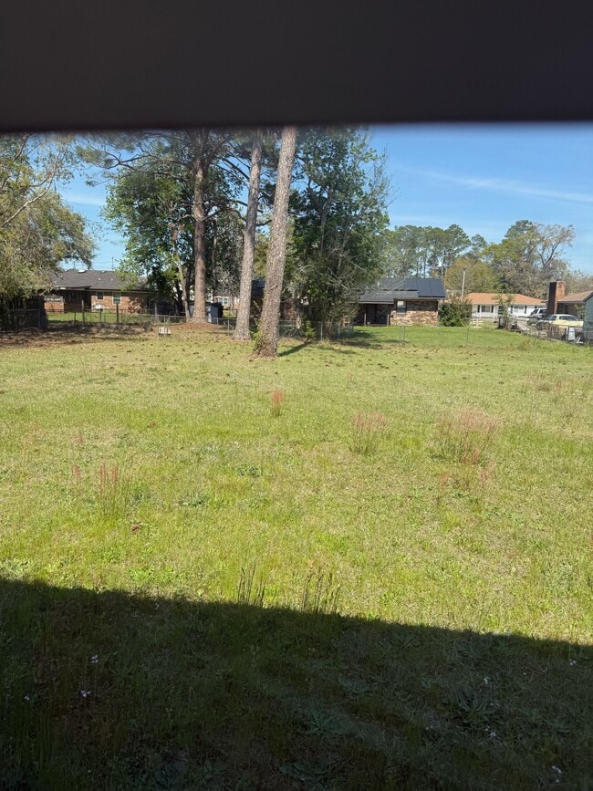 Building Photo - 656 Mahoney Rd