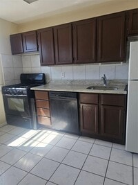 Building Photo - 76-37 Commonwealth Blvd
