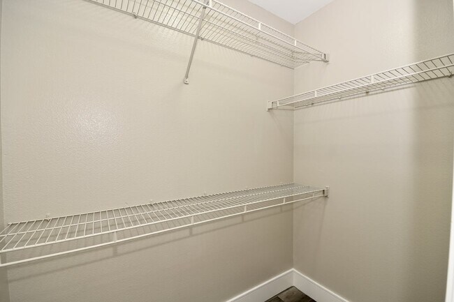 Building Photo - Stunning 2 Bed 2 Bath  1 Attached Garage at Vistana