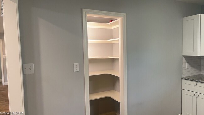 Building Photo - 104 Varsity Cir