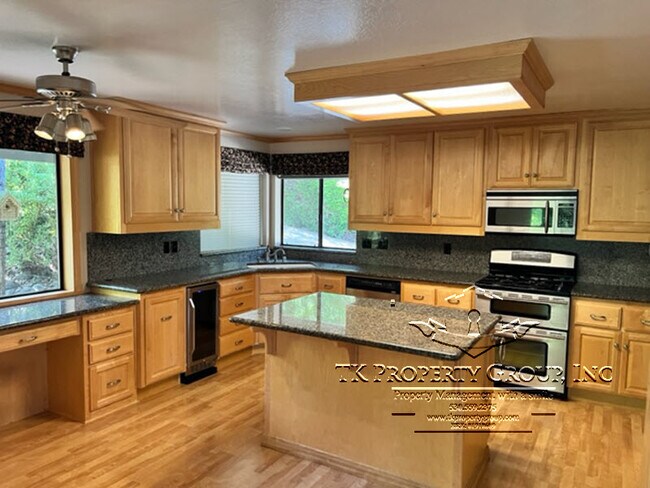 Building Photo - 13285 Sugarbush Ct