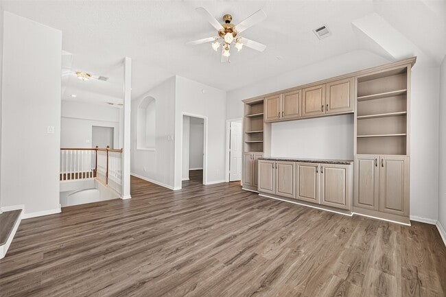 Building Photo - 1415 Kennewick Ct