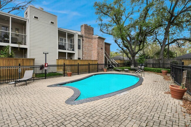 Building Photo - 2001 Bering Dr