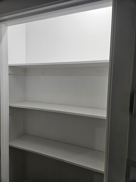 Pantry - 3066 E 5th St