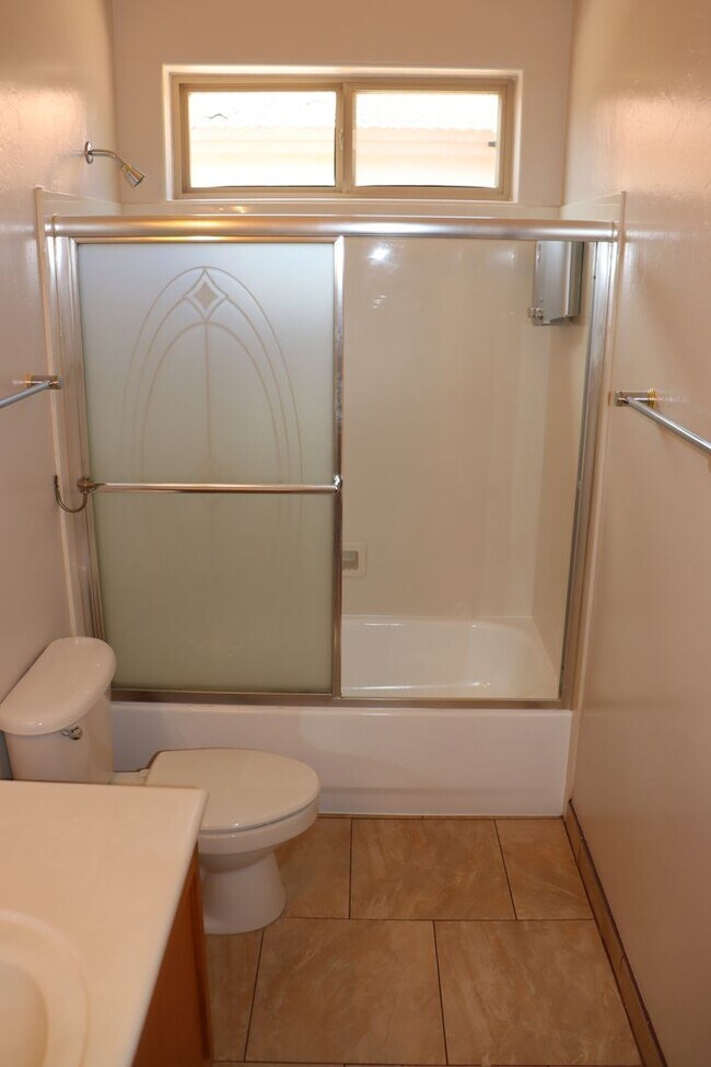 Building Photo - Beautiful West Side Home in Gated Community