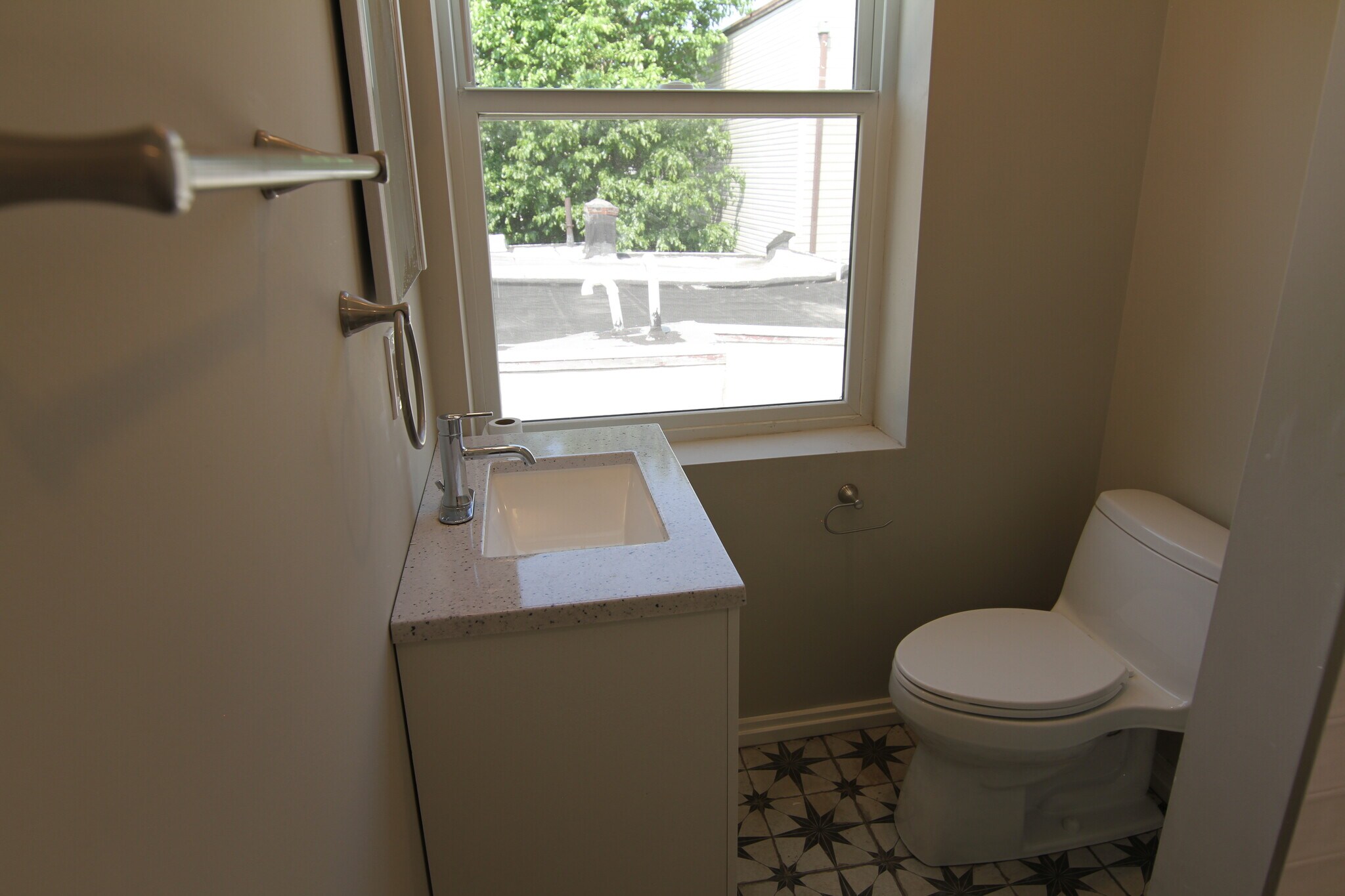 Building Photo - 3945 Baring St