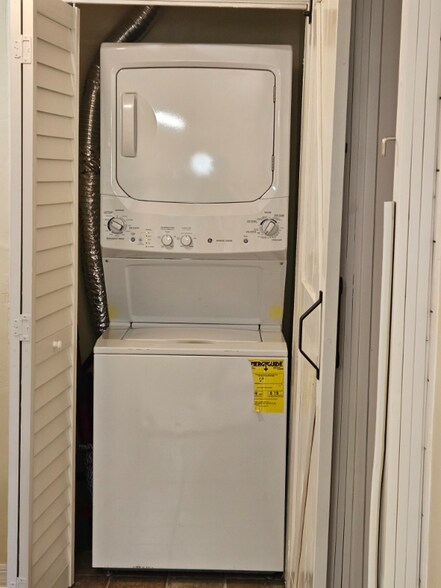 Building Photo - 1730 45th Ave