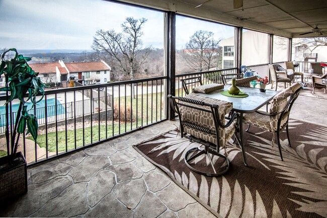Building Photo - 2 Bed & 2 Bath Condo
