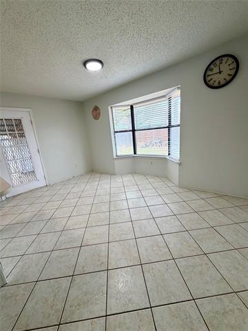 Building Photo - 823 Blue Oak Dr