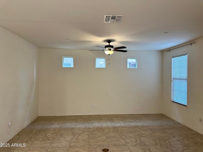 Building Photo - 9213 W Meadow Dr