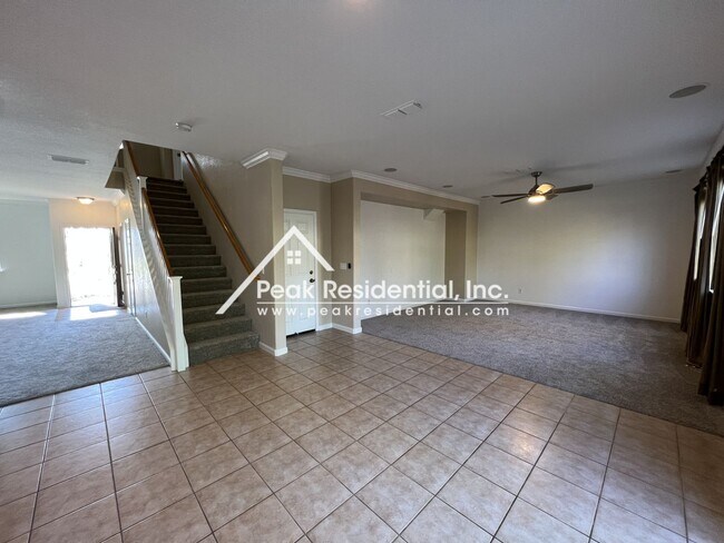 Building Photo - Spacious 4bd/2.5ba Rocklin Home with 2 Car...