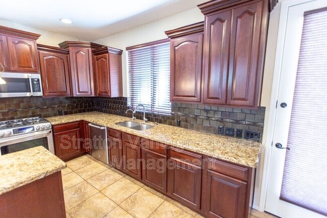 Building Photo - 1701 W Flamingo Dr