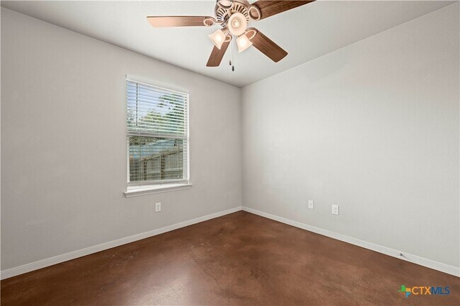 Building Photo - 1521 Aztec Trce